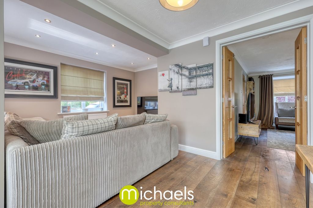 Property photo 2 of 27