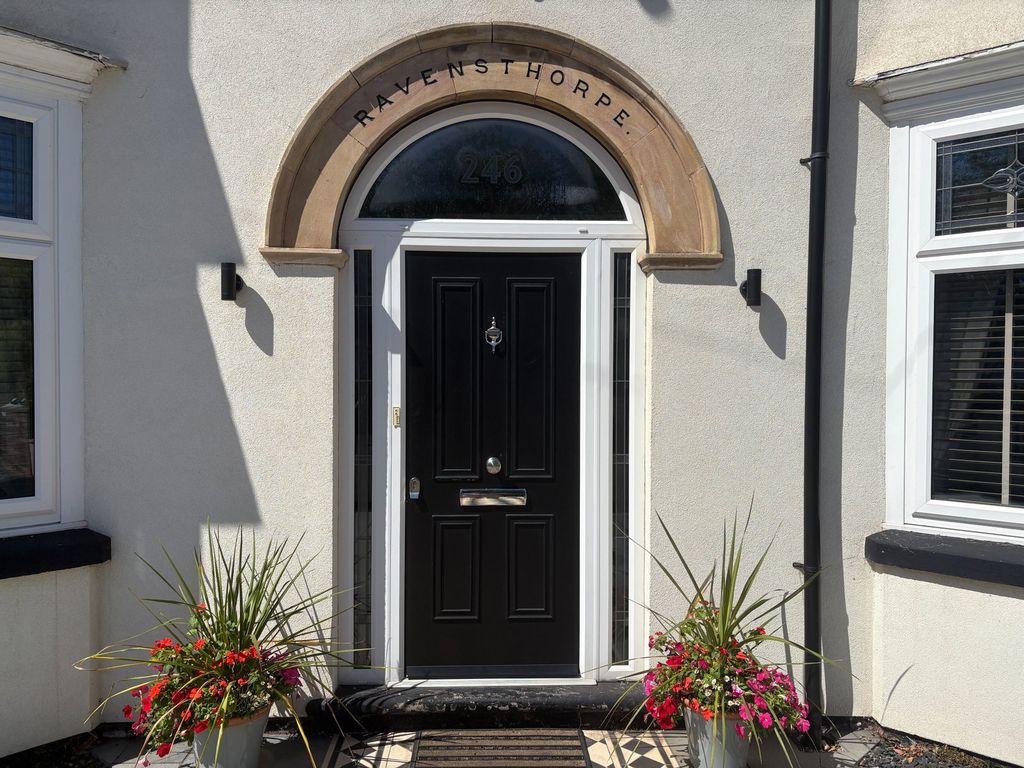 Property photo 2 of 45