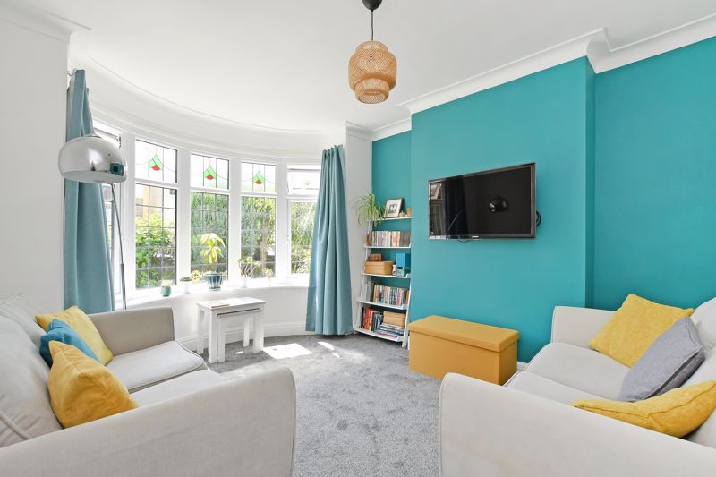 Property photo 2 of 24 Lounge