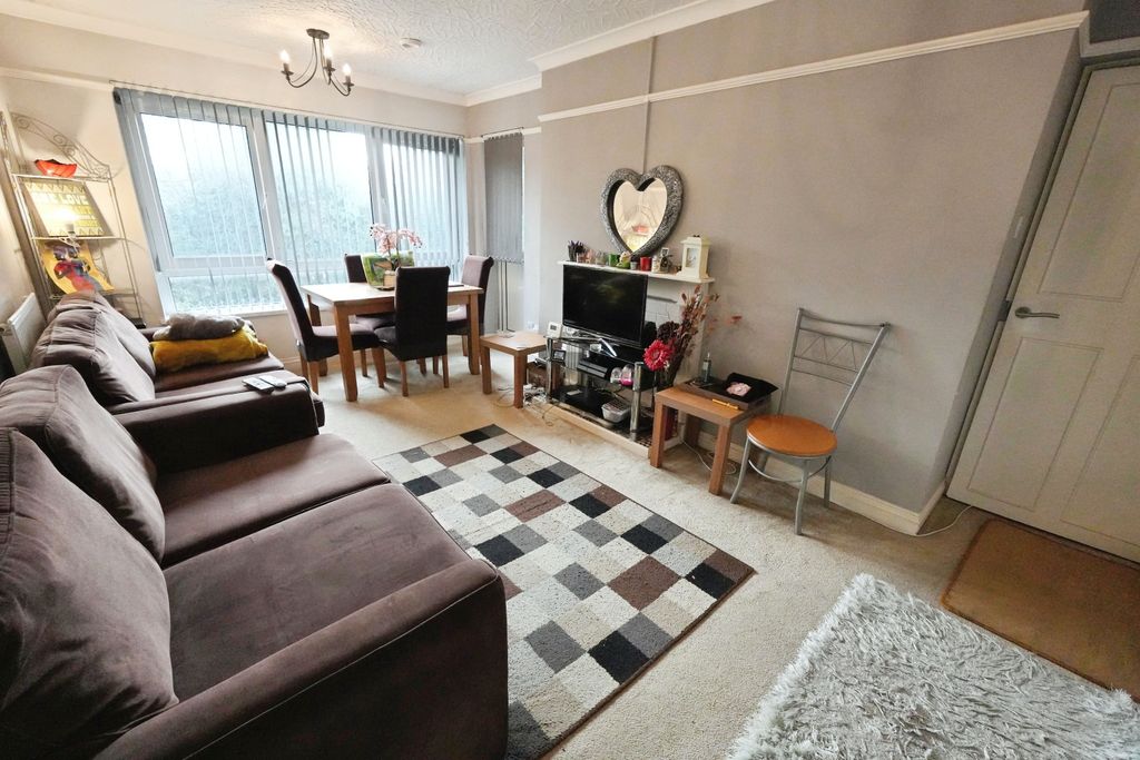 Property photo 3 of 12 Lounge/Dining Room