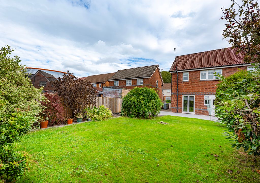 Property photo 2 of 35