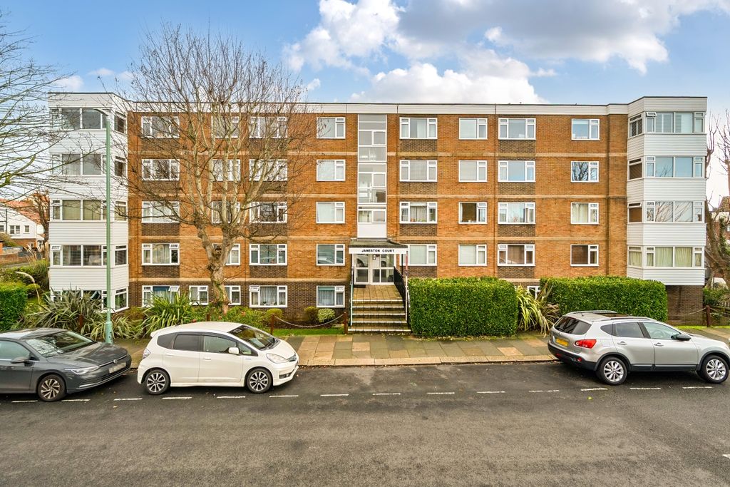 Property photo 2 of 9