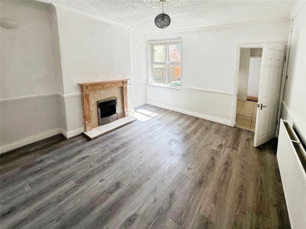 Property photo 3 of 9 Dining Room