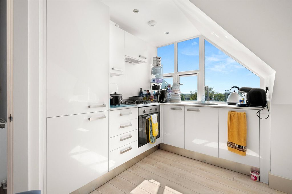 Property photo 3 of 11 Picture No. 13