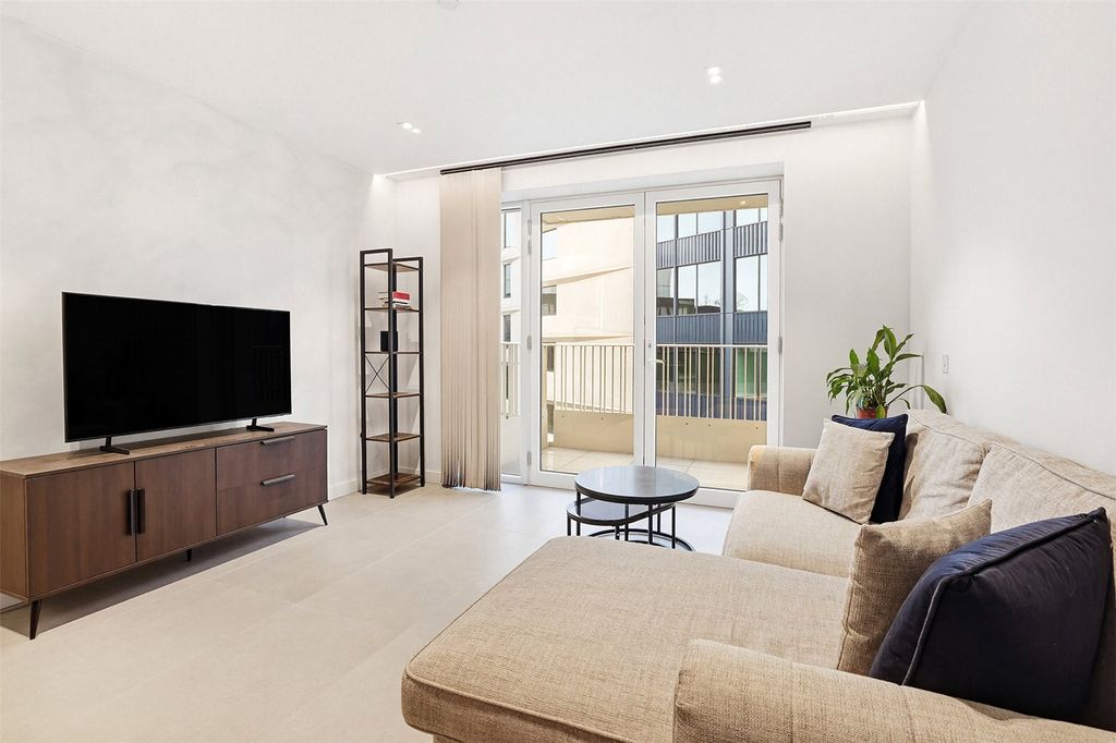 Property photo 1 of 15 Capella Court