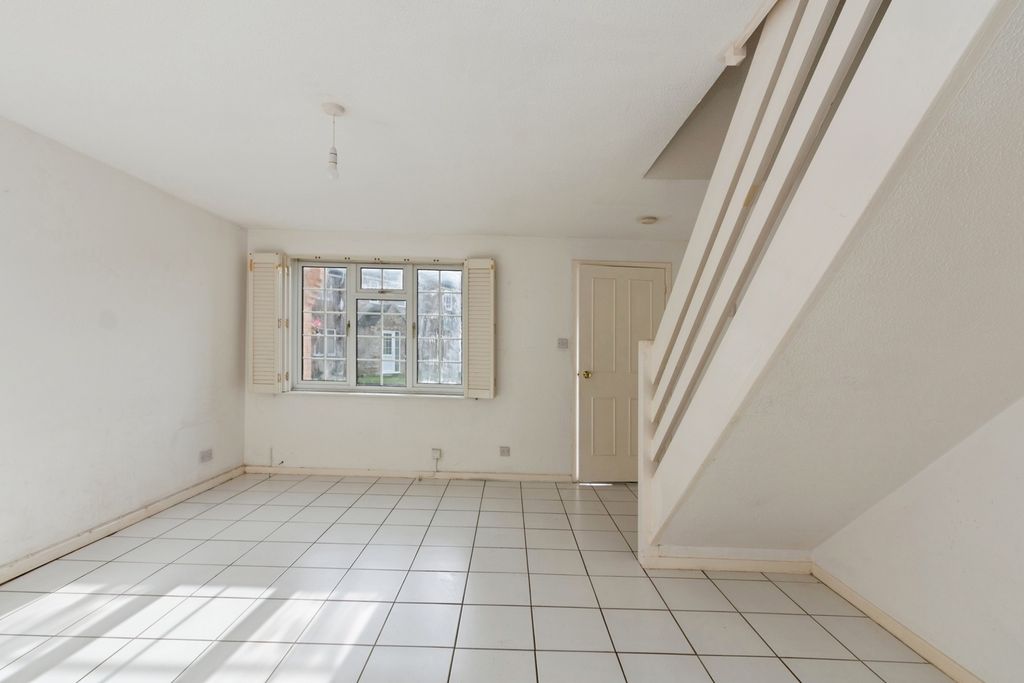 Property photo 2 of 17 Photo