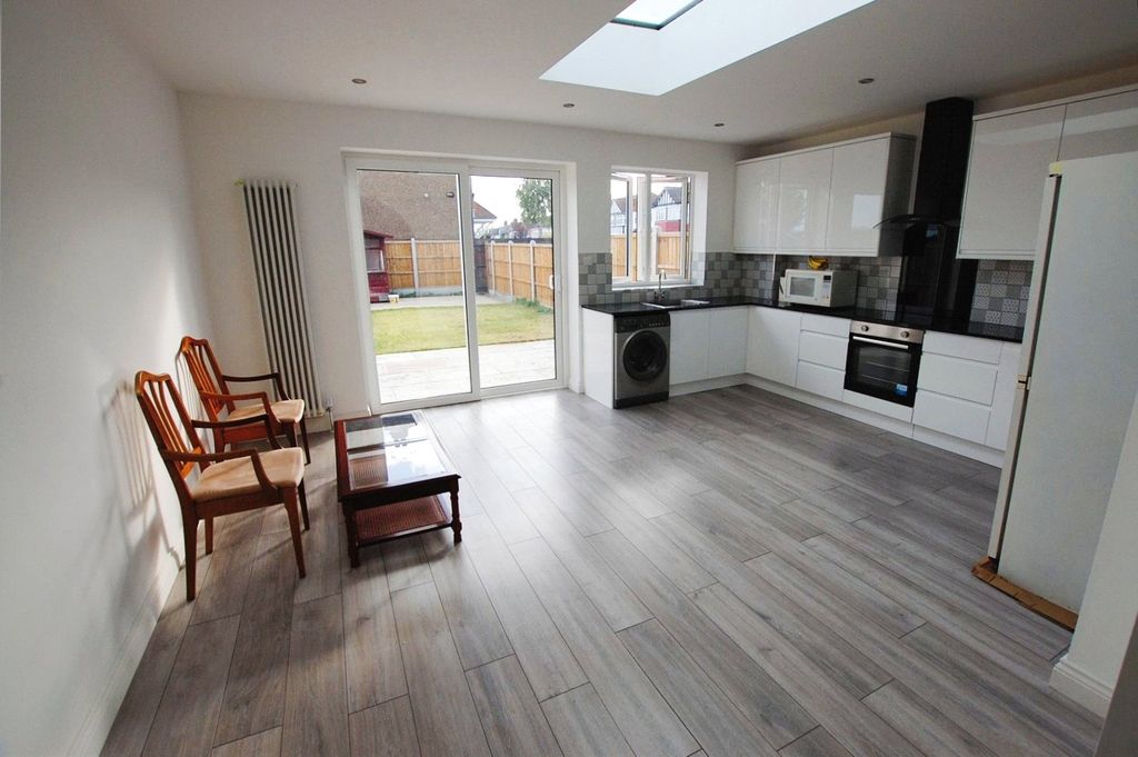 Property photo 2 of 10 Kitchen Diner