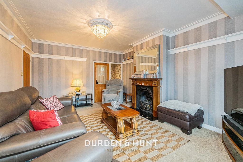 Property photo 3 of 33 Kenilworth-19.Jpg