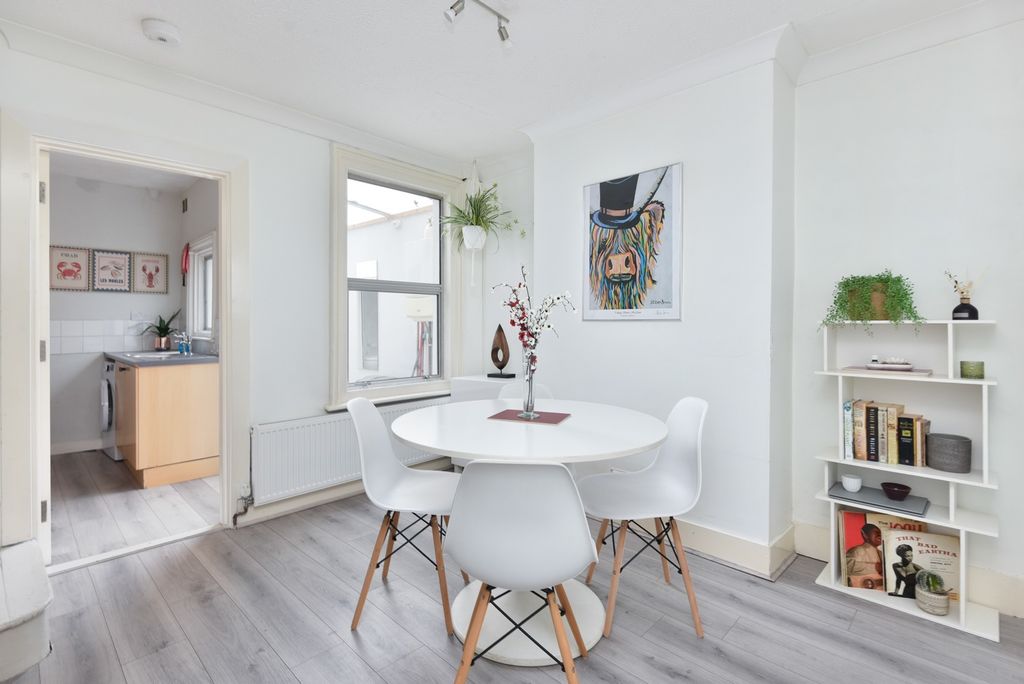 Property photo 1 of 17 5165504