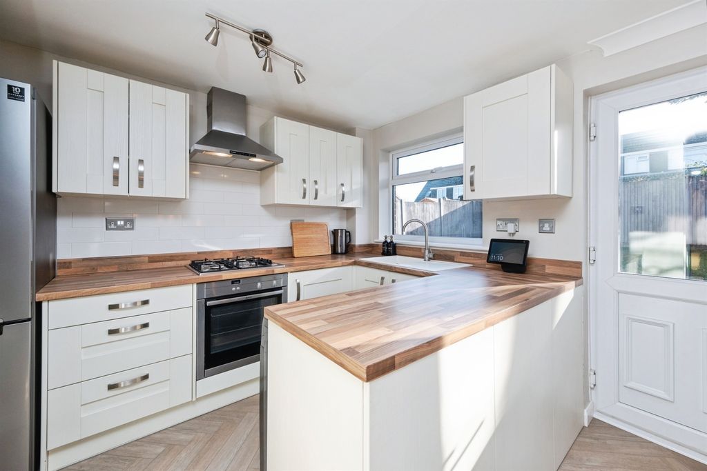 Property photo 3 of 14