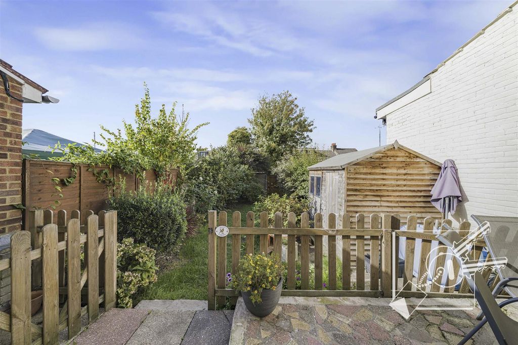 Property photo 3 of 23