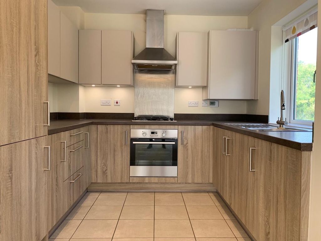 Property photo 2 of 9 Kitchen