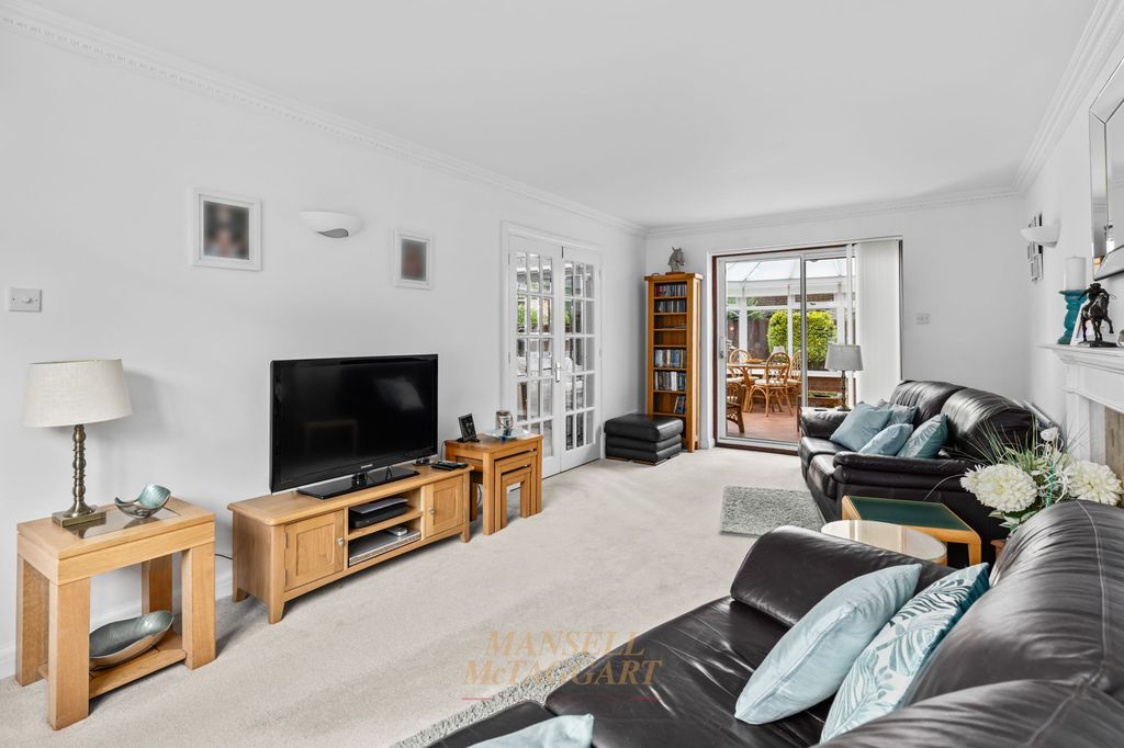 Property photo 2 of 28