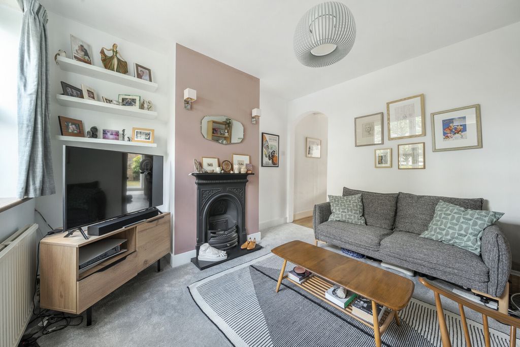 Property photo 2 of 16 Sitting Room