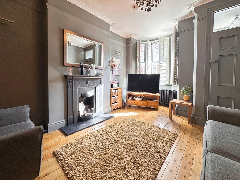 Property photo 2 of 16 Living Room