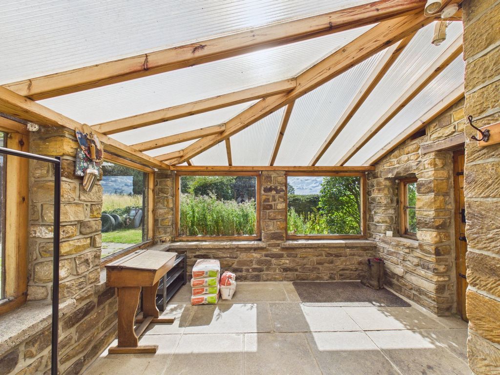 Property photo 3 of 32