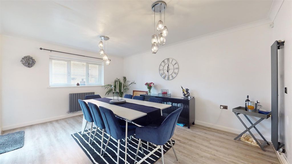 Property photo 3 of 21 Dining Room