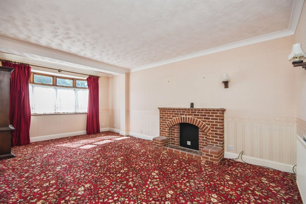 Property photo 2 of 17