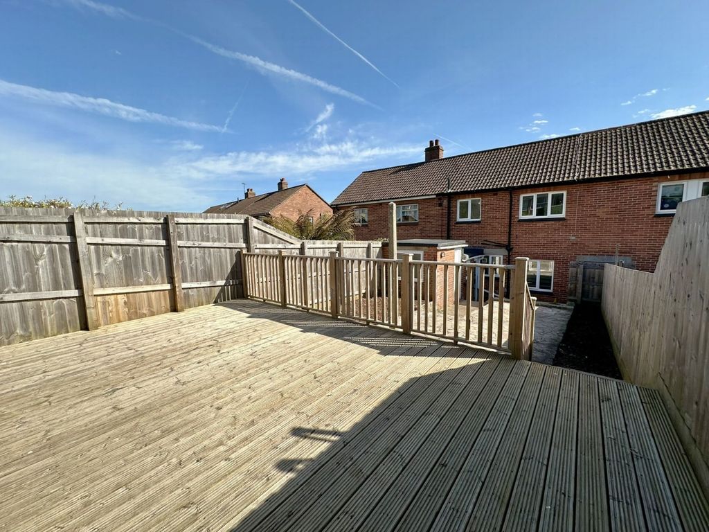 Property photo 1 of 19 Photo 9