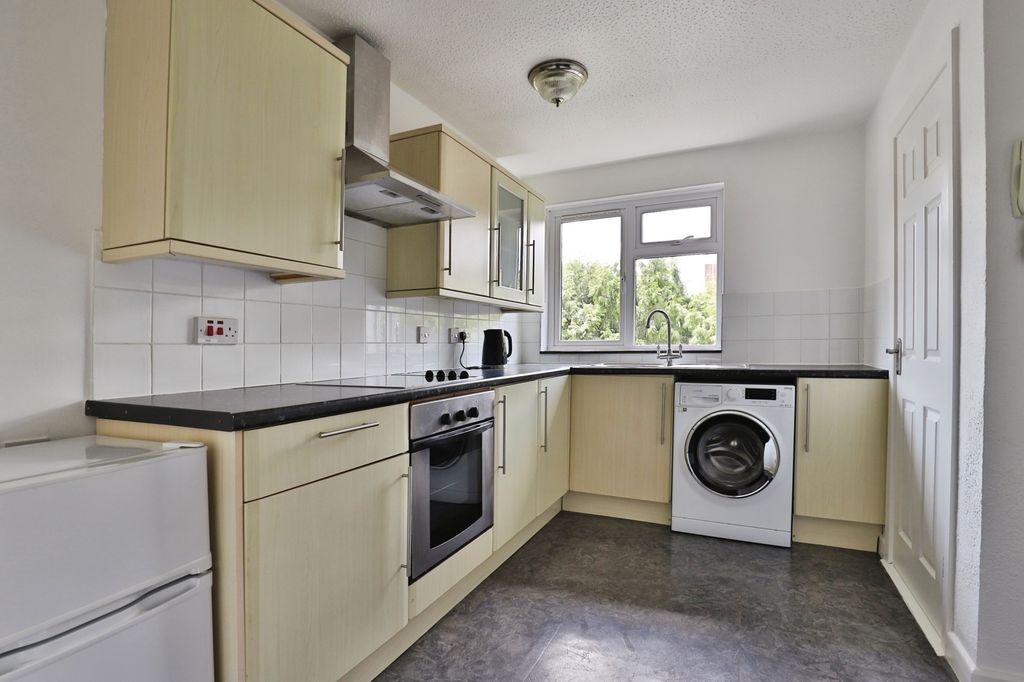 Property photo 3 of 17 Photo