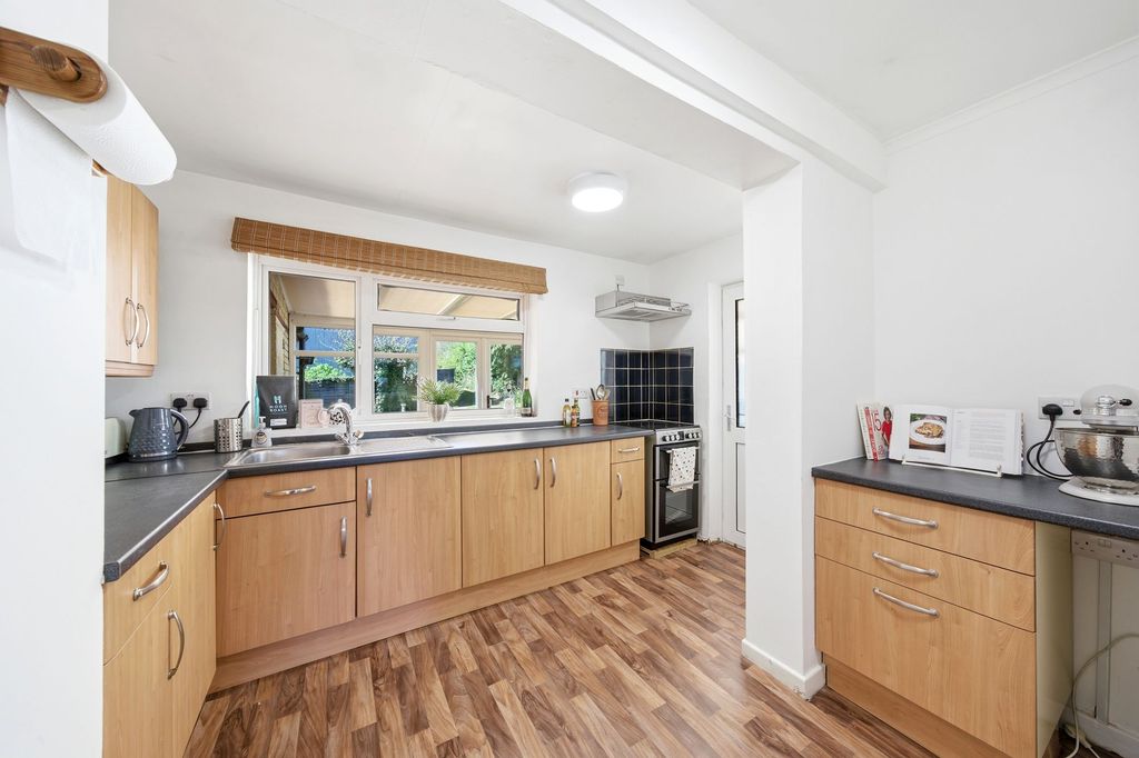 Property photo 2 of 23