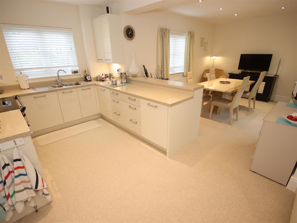 Property photo 2 of 19 Img_9824.Jpg
