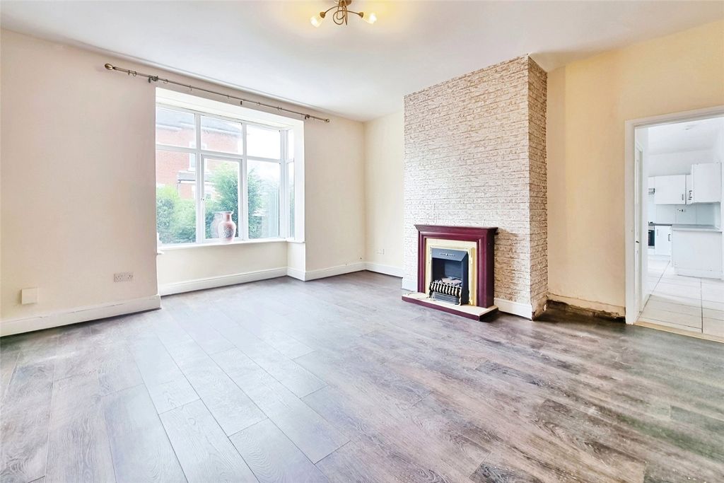 Property photo 2 of 9 Lounge