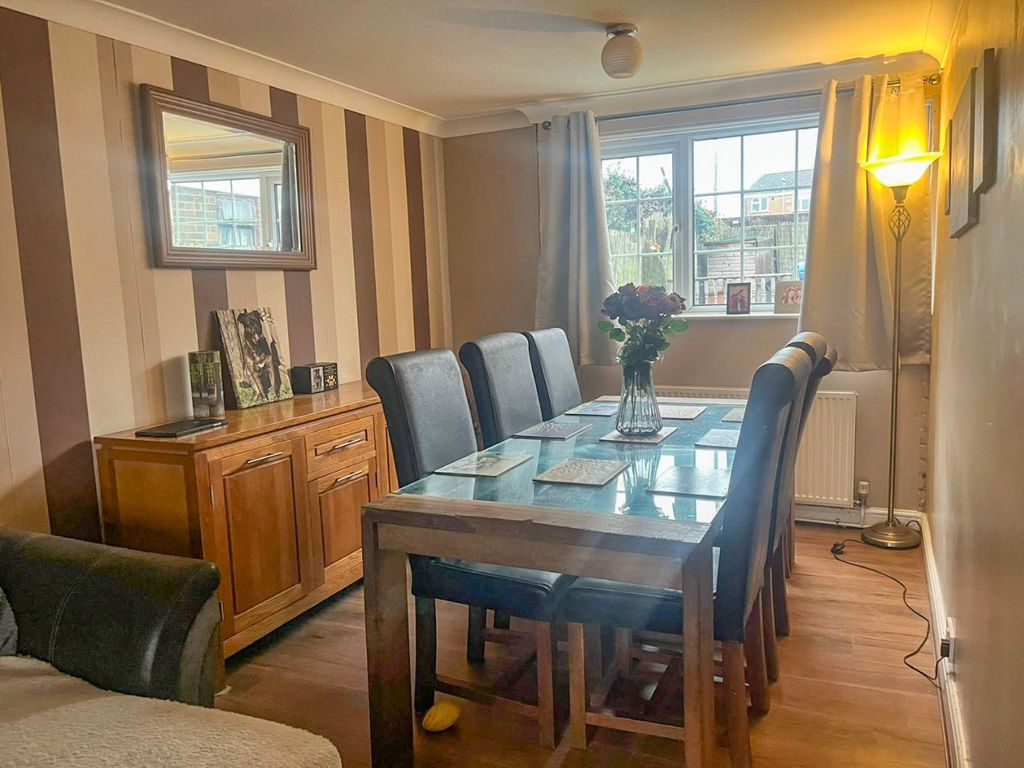 Property photo 3 of 13 4766625