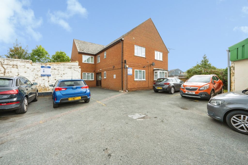 Property photo 2 of 14