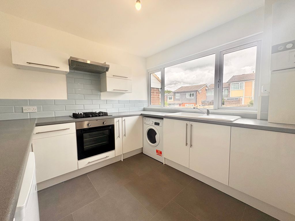 Property photo 1 of 8 Kitchen