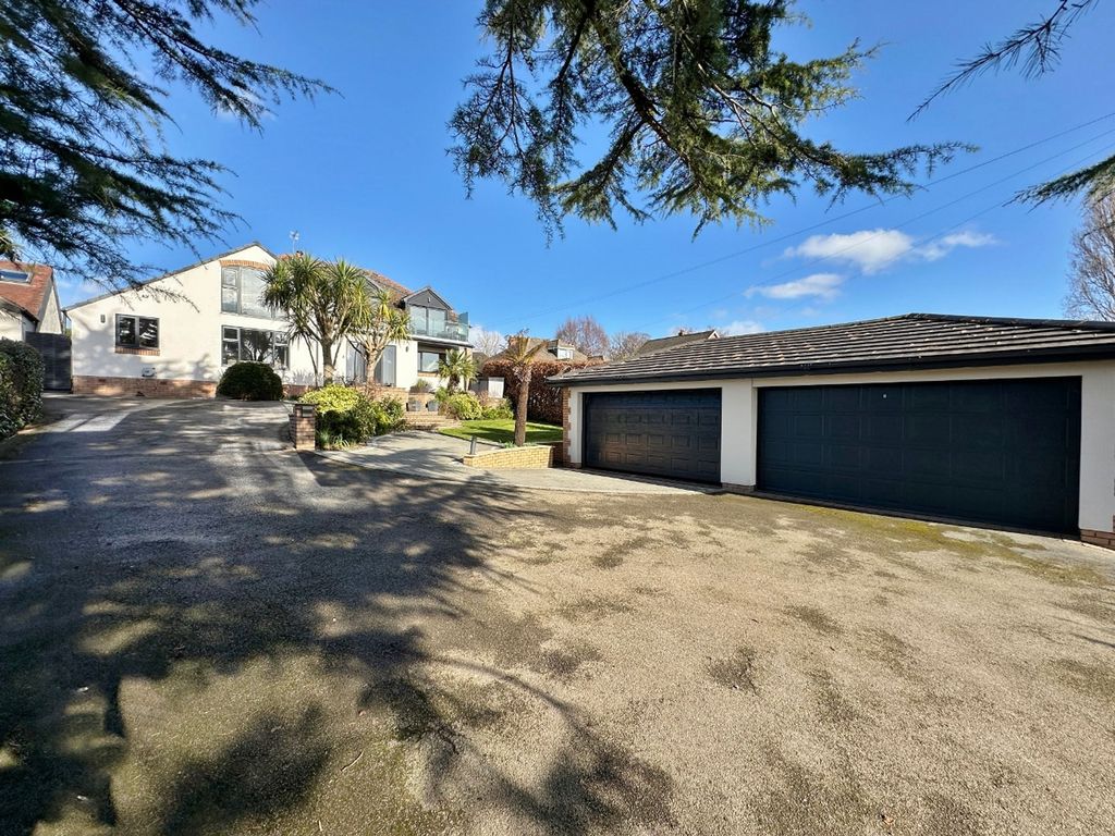 Property photo 1 of 51 Photo 41