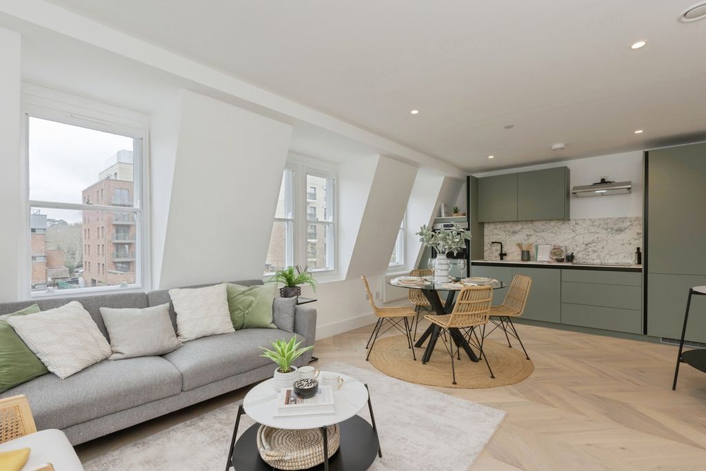 Property photo 3 of 11 Kitchen Living Diner