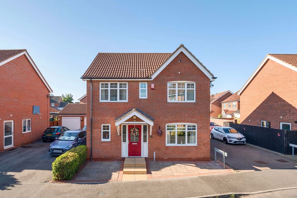 Property photo 1 of 28 4