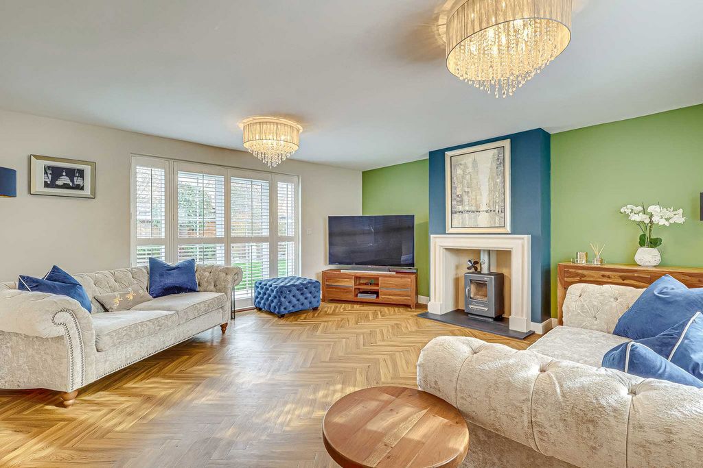 Property photo 3 of 48