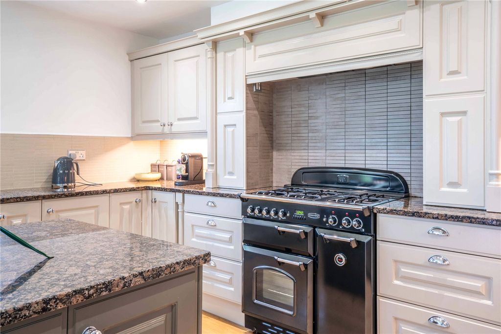 Additional image 7 of 5 bed detached house for saleHigh Road, Loughton, Essex IG10