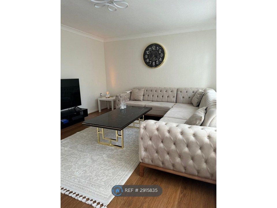 Property photo 1 of 14 Lounge