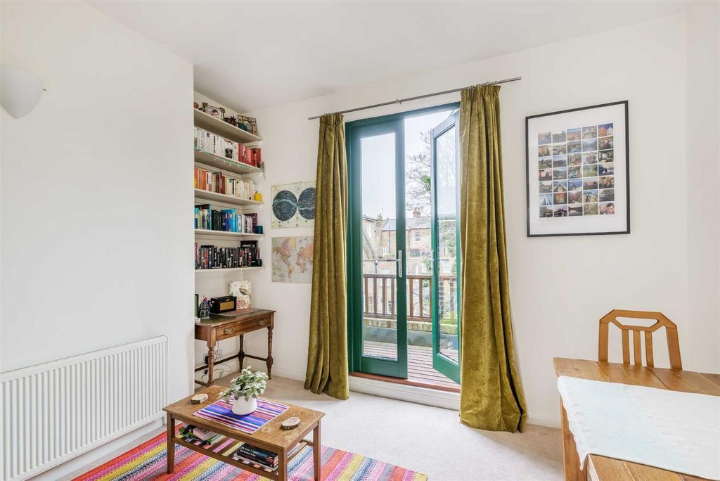 Property photo 1 of 11