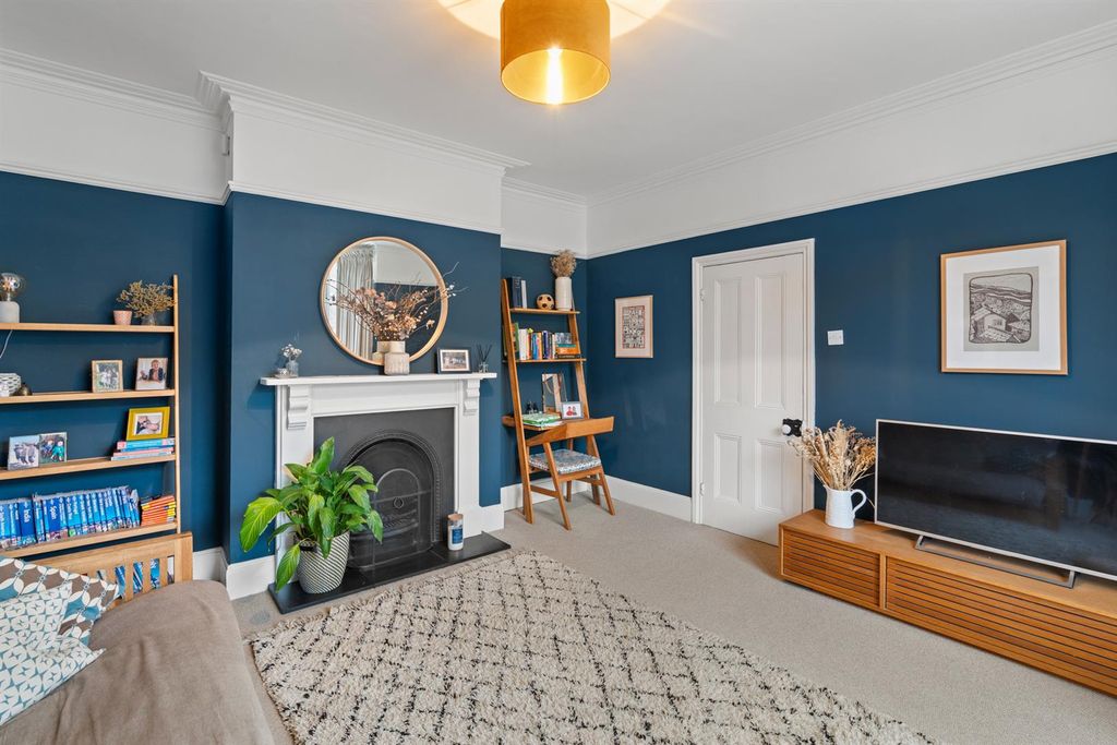 Property photo 2 of 32 37Parklane-019.Jpg