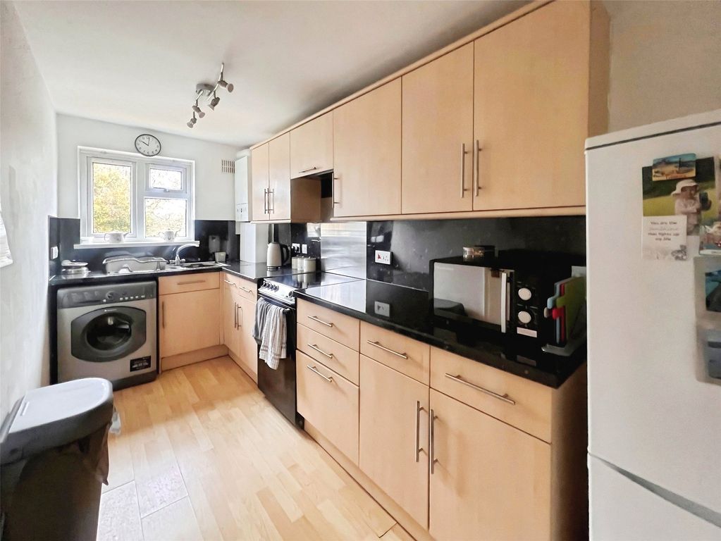 Property photo 2 of 12 Picture No. 03