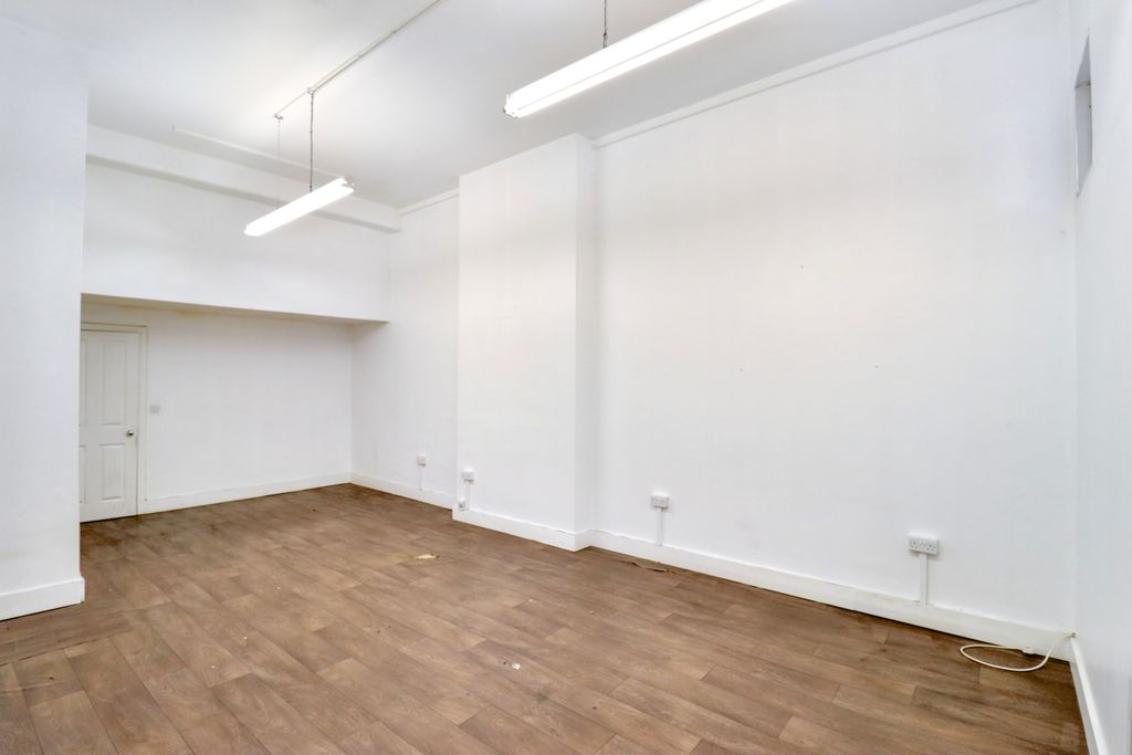 Property photo 3 of 8 Img_1667