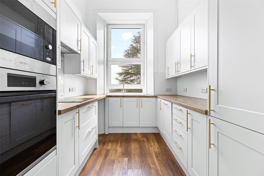 Property photo 3 of 22 Kitchen