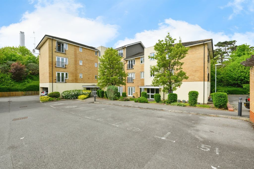 Property photo 1 of 17