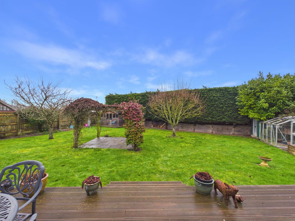 Property photo 2 of 21 Garden 1