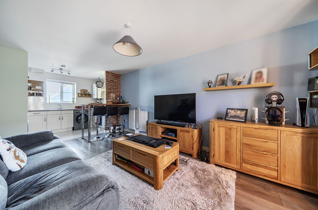 Property photo 2 of 10 15111625