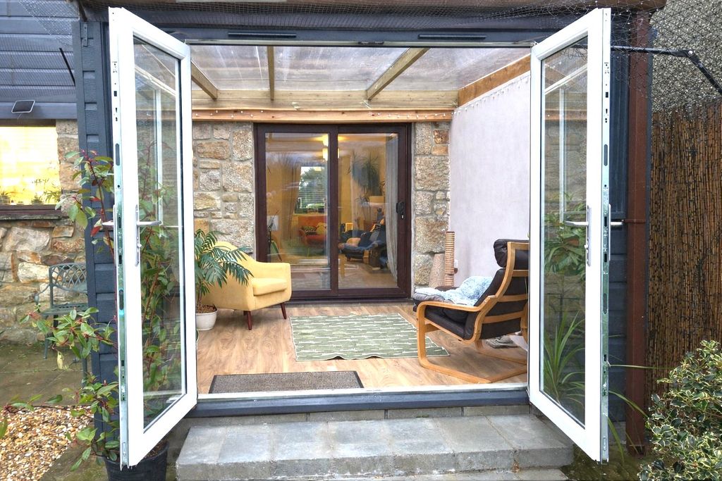 Property photo 2 of 18 Picture No. 26