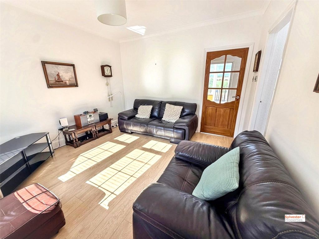 Property photo 3 of 17 Picture No. 09
