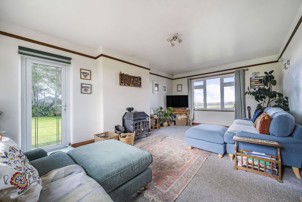 Property photo 3 of 9