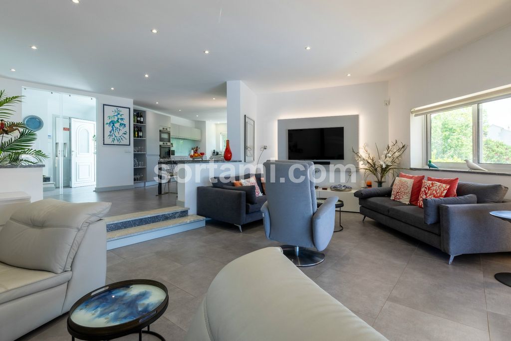 Property photo 2 of 46