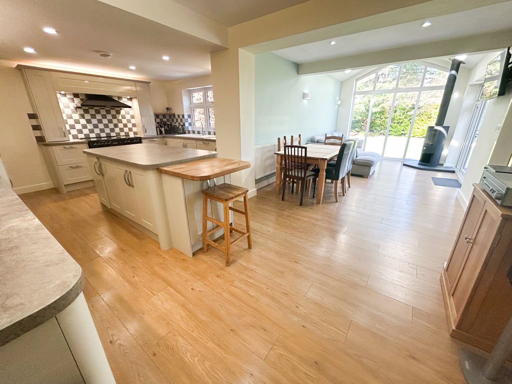 Property photo 3 of 44 Img_6343