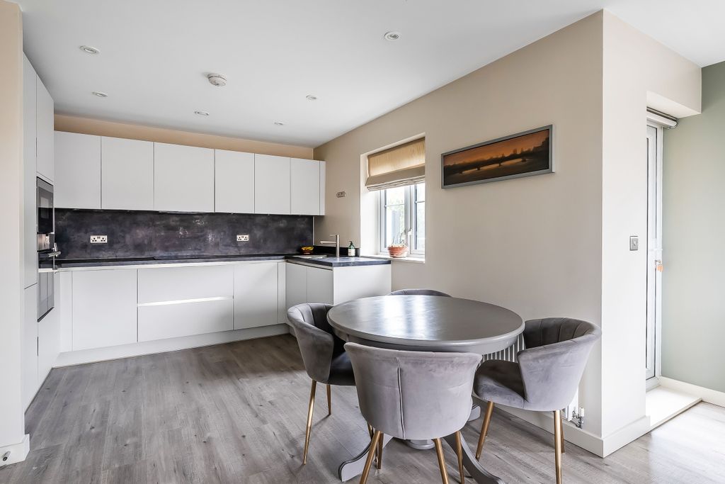 Property photo 3 of 24 Photo 3